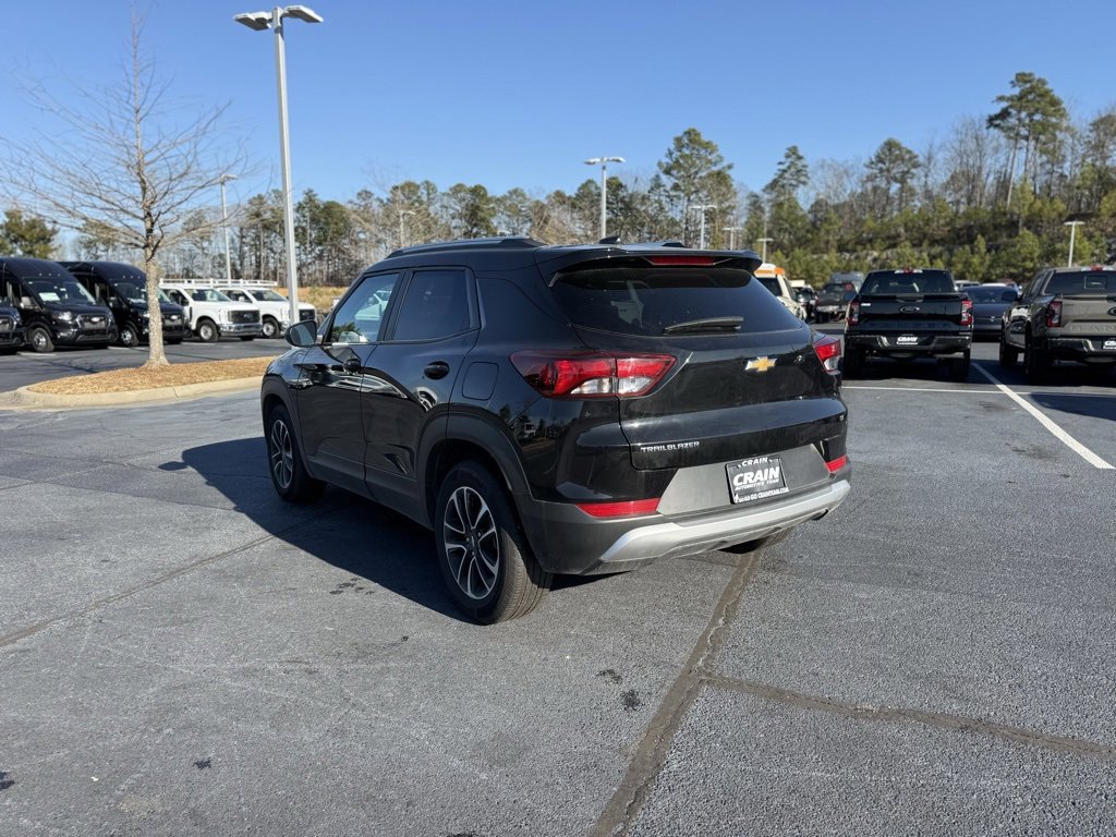 Used 2025 Chevrolet TrailBlazer LT image 3