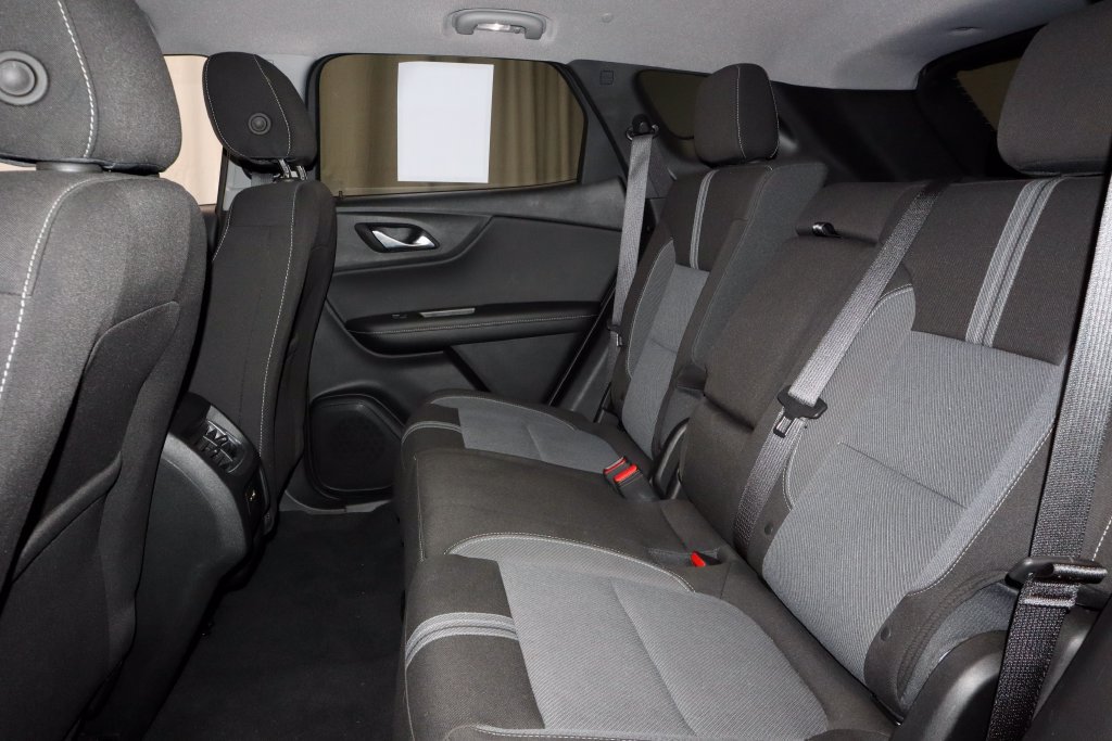 Used 2025 Chevrolet Blazer LT FWD image 22
