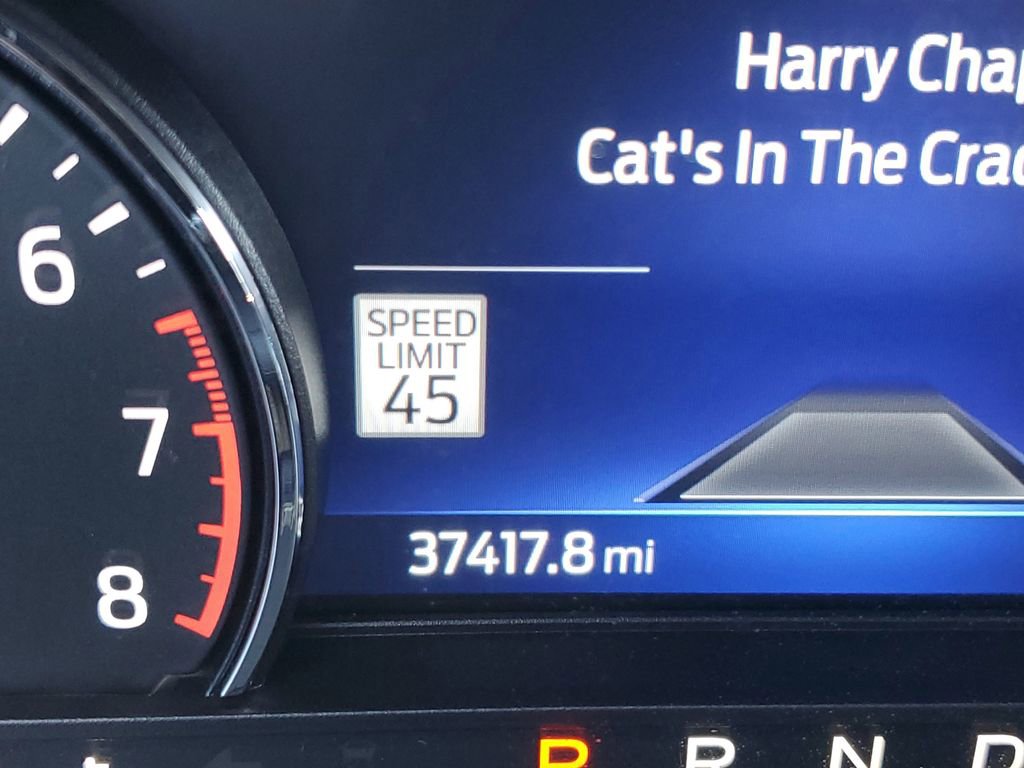 Certified 2022 Ford Explorer XLT w/ Equipment Group 202A image 15