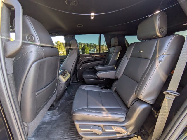 Used 2023 Cadillac Escalade Luxury AWD/4WD image 15