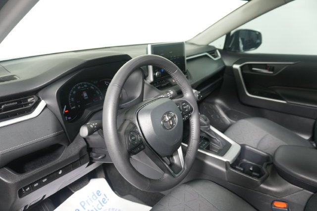 Used 2025 Toyota RAV4 XLE AWD/4WD image 17