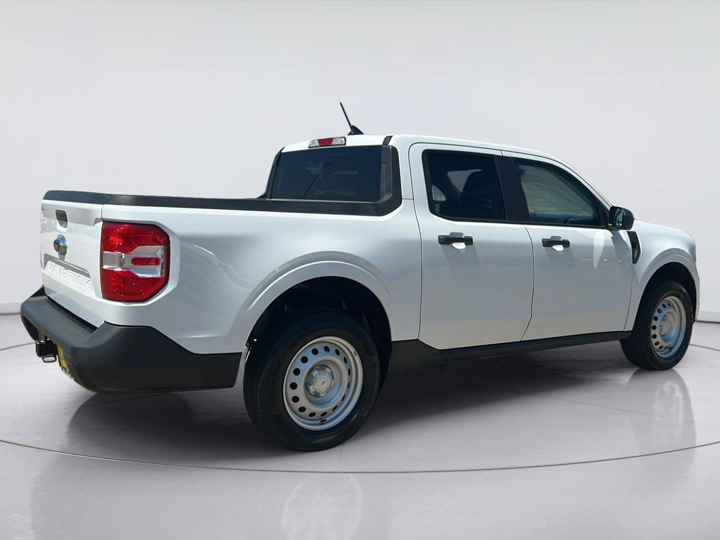 Certified 2024 Ford Maverick XL FWD image 4