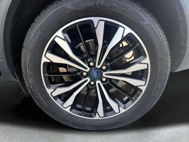 Certified 2022 Ford Escape SE w/ SE Sport Appearance Package image 31