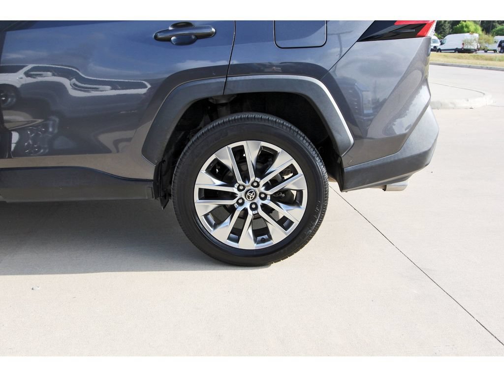 Used 2021 Toyota RAV4 XLE Premium FWD image 29