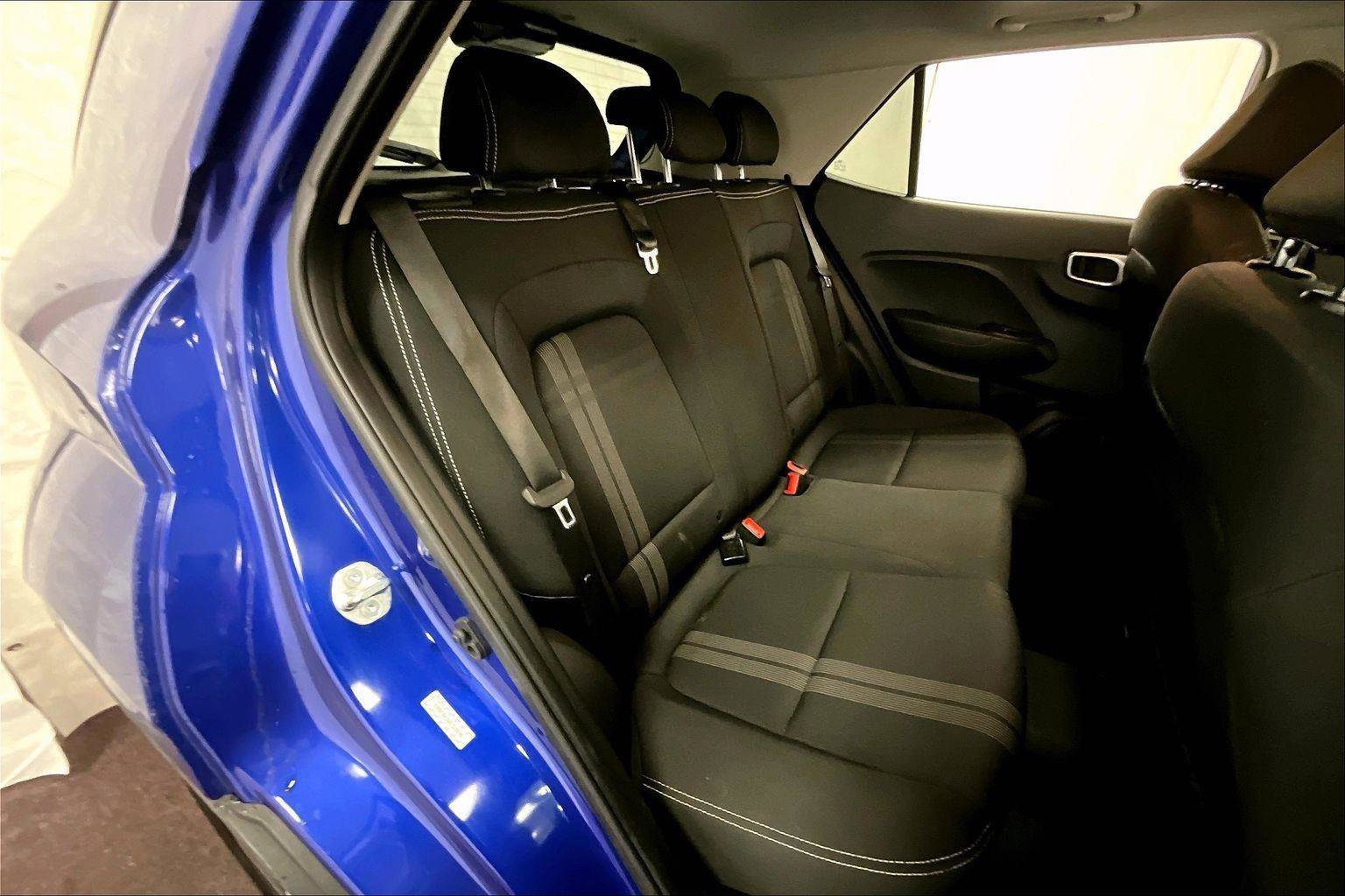 Used 2024 Hyundai Venue SEL image 26