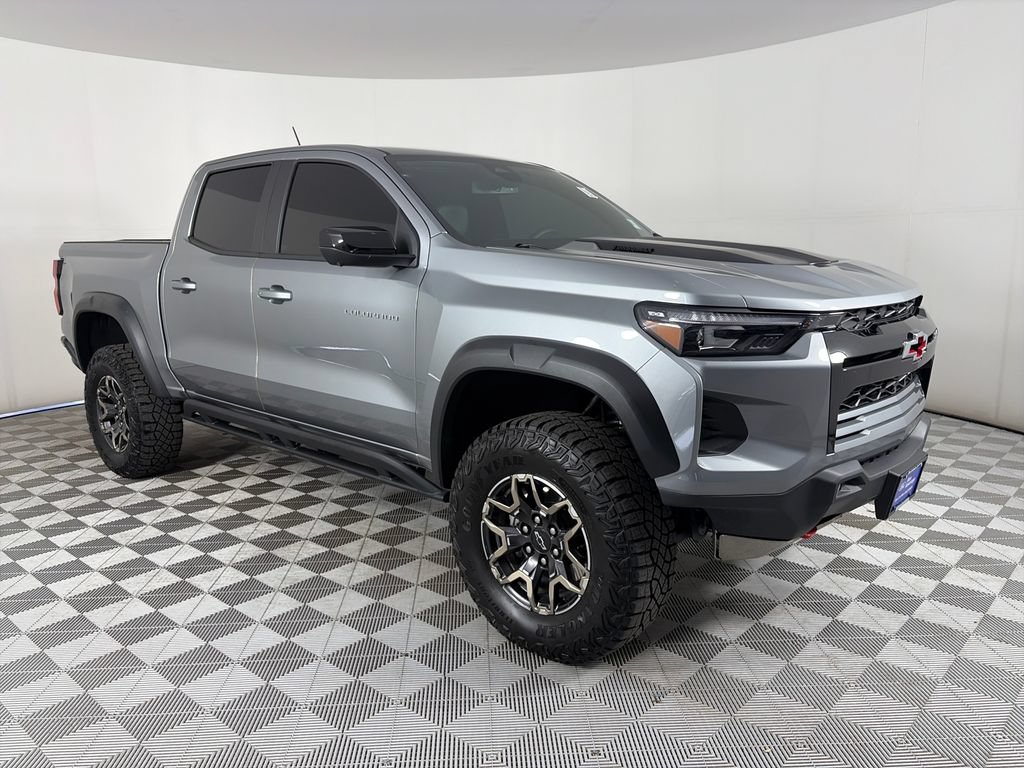 Used 2025 Chevrolet Colorado ZR2 w/ Technology Package AWD/4WD 360° Tour