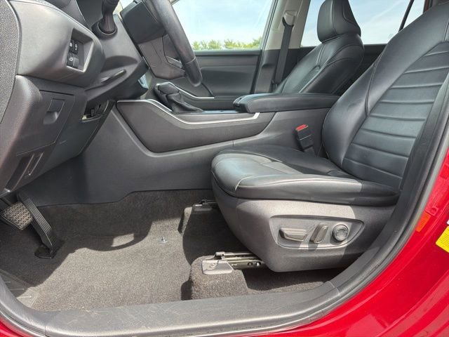 Used 2023 Toyota Highlander XLE FWD image 16