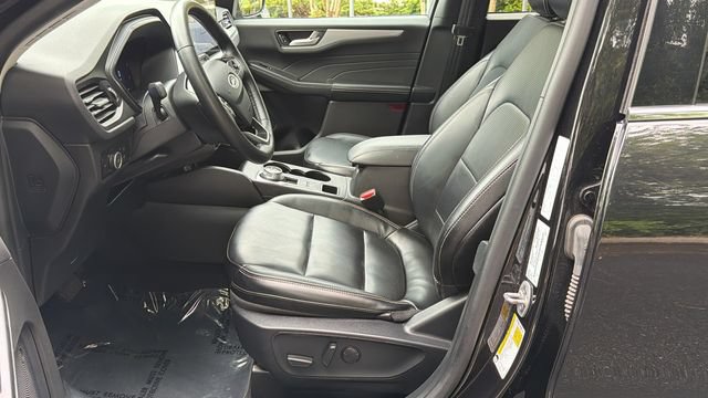 Certified 2024 Ford Escape Platinum AWD/4WD image 11