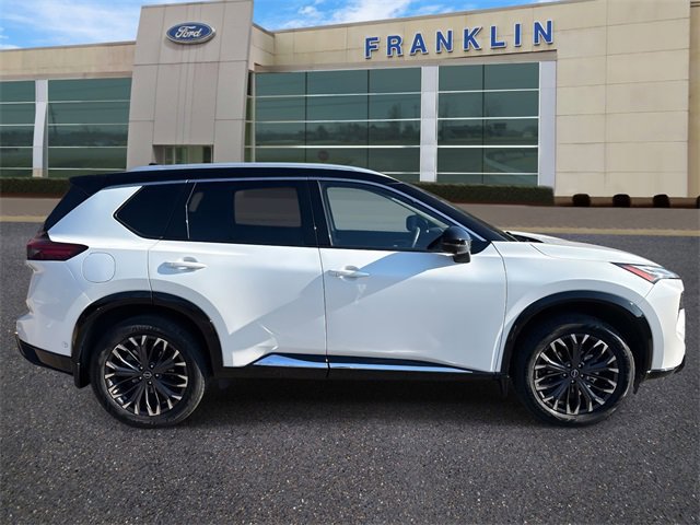 Used 2024 Nissan Rogue Platinum w/ Platinum Premium Package image 6