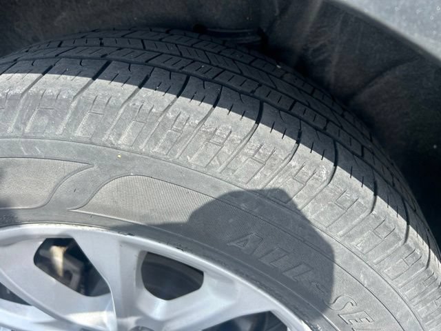 Used 2019 Chevrolet Equinox LS FWD image 12