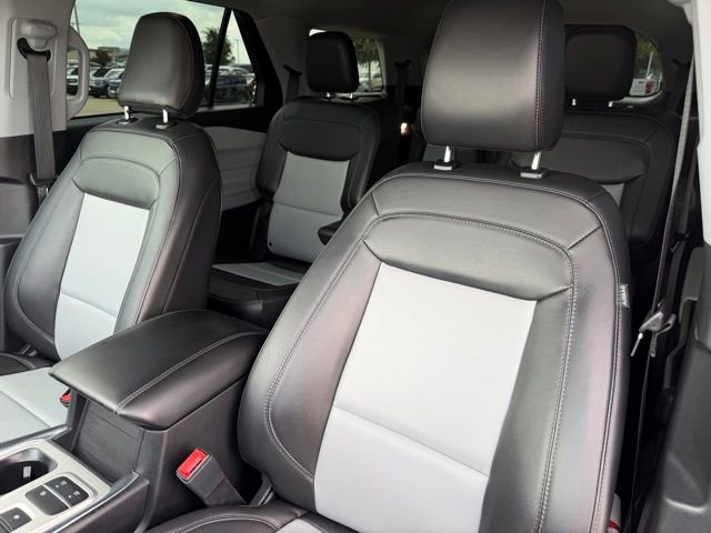 Certified 2023 Ford Explorer XLT w/ Equipment Group 202A RWD image 11