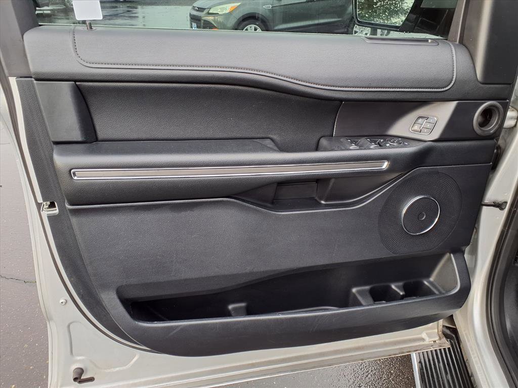 Certified 2019 Ford Expedition XLT w/ Equipment Group 202A image 14