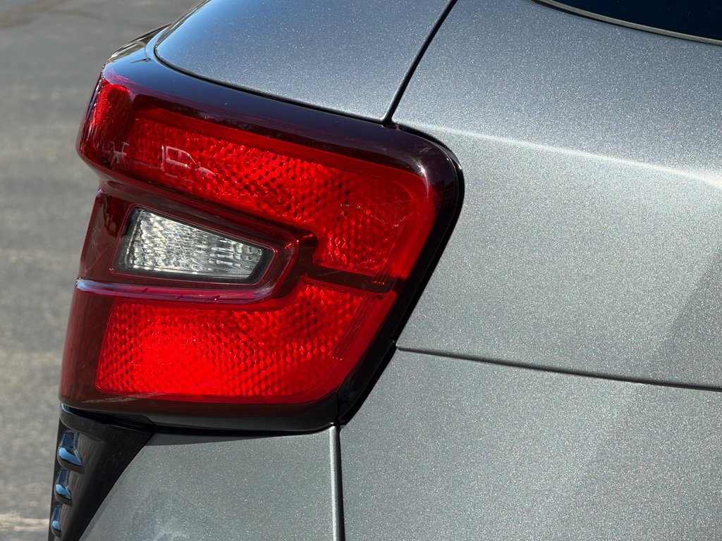 Used 2025 Chevrolet Trax RS FWD image 11