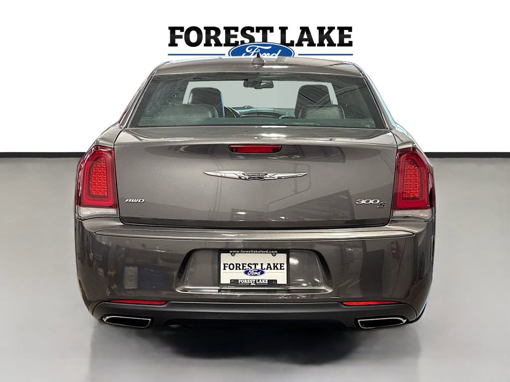 Used 2019 Chrysler 300 S image 6