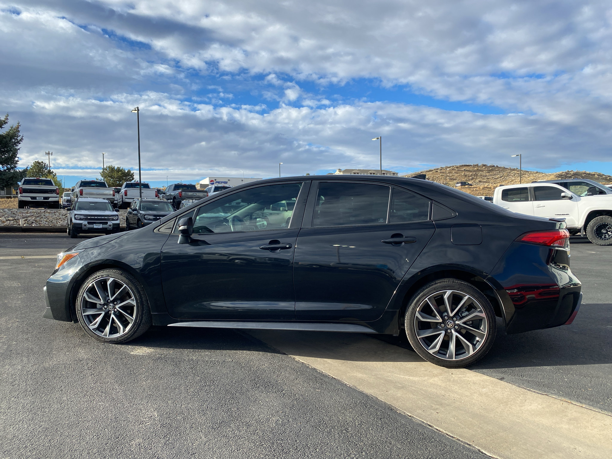 Used 2020 Toyota Corolla XSE FWD image 22