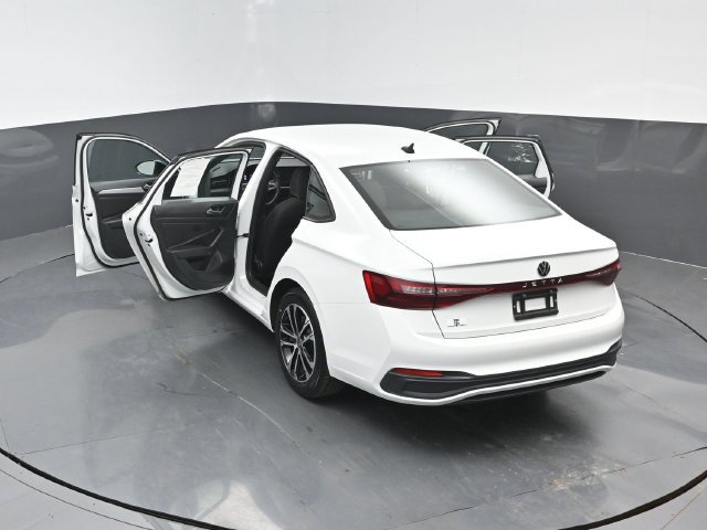 Used 2025 Volkswagen Jetta Sport FWD image 22