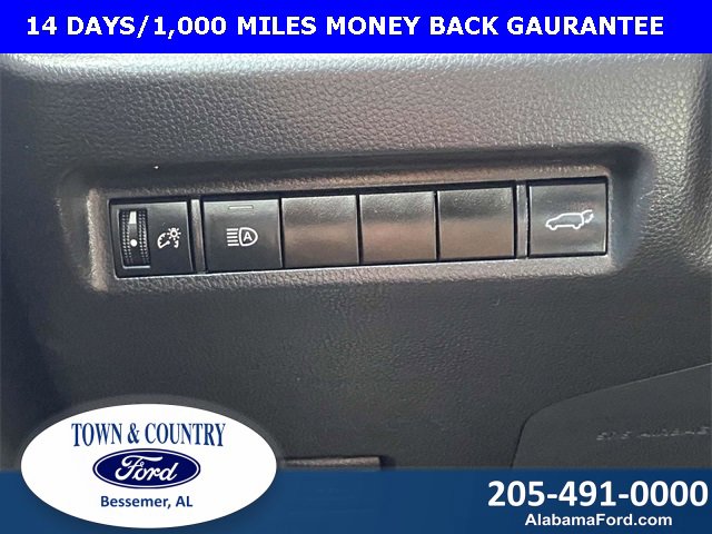 Used 2021 Toyota RAV4 XLE Premium image 18