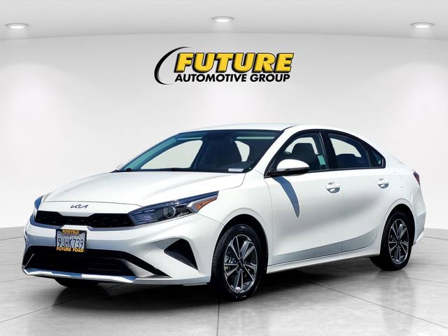Used 2023 Kia Forte LXS w/ LXS Technology Package FWD image 8