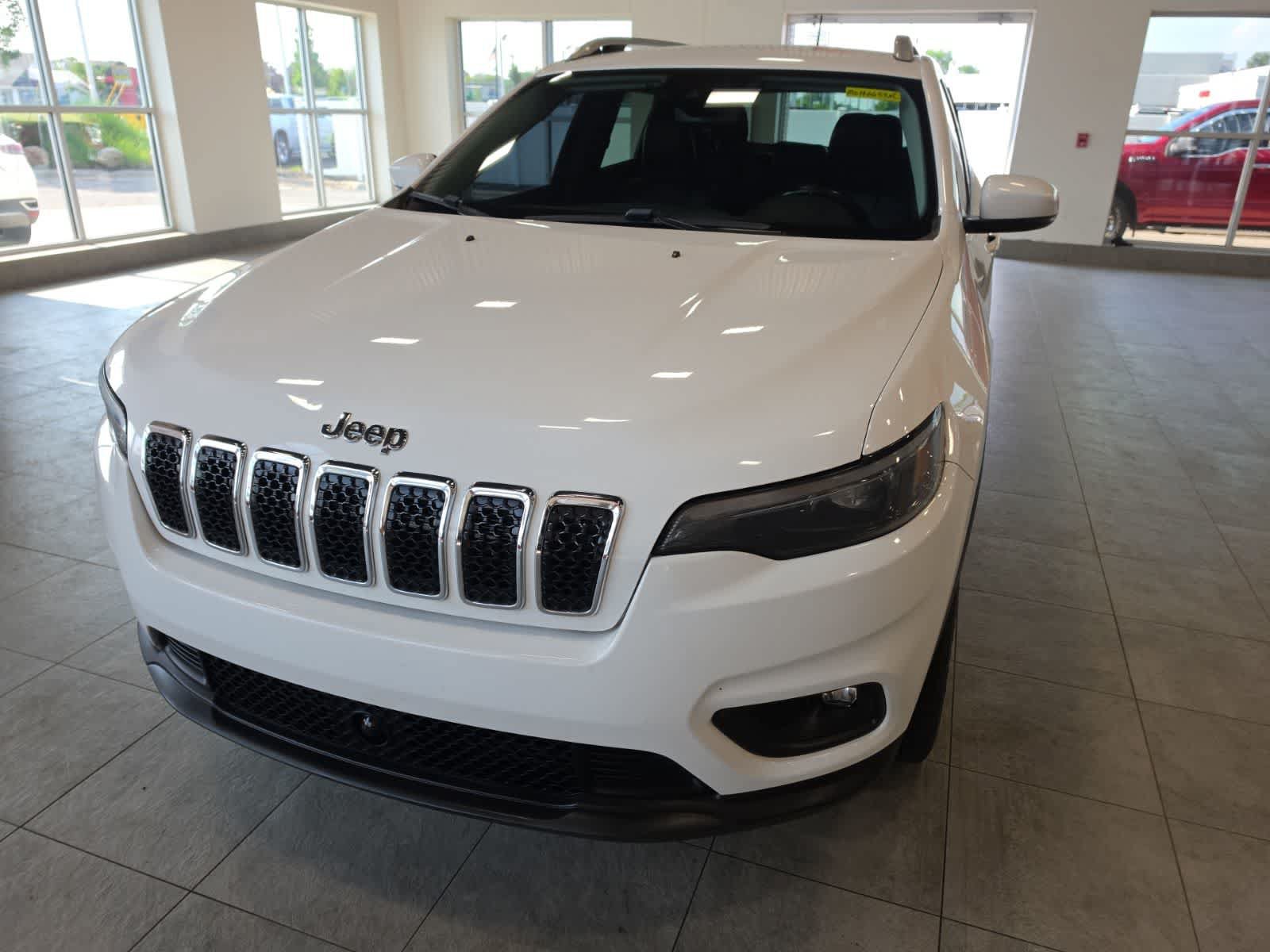 Used 2021 Jeep Cherokee Latitude Lux AWD/4WD image 2
