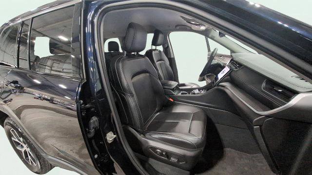 Used 2024 Jeep Grand Cherokee Limited image 17