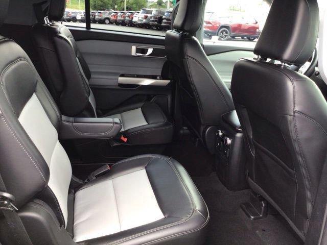 Certified 2023 Ford Explorer XLT w/ Equipment Group 202A AWD/4WD image 21