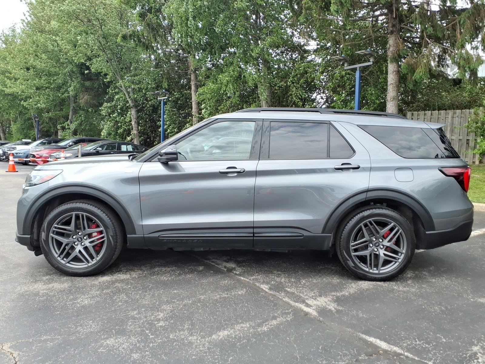 Certified 2025 Ford Explorer ST-Line w/ ST-Line Street Pack AWD/4WD image 7