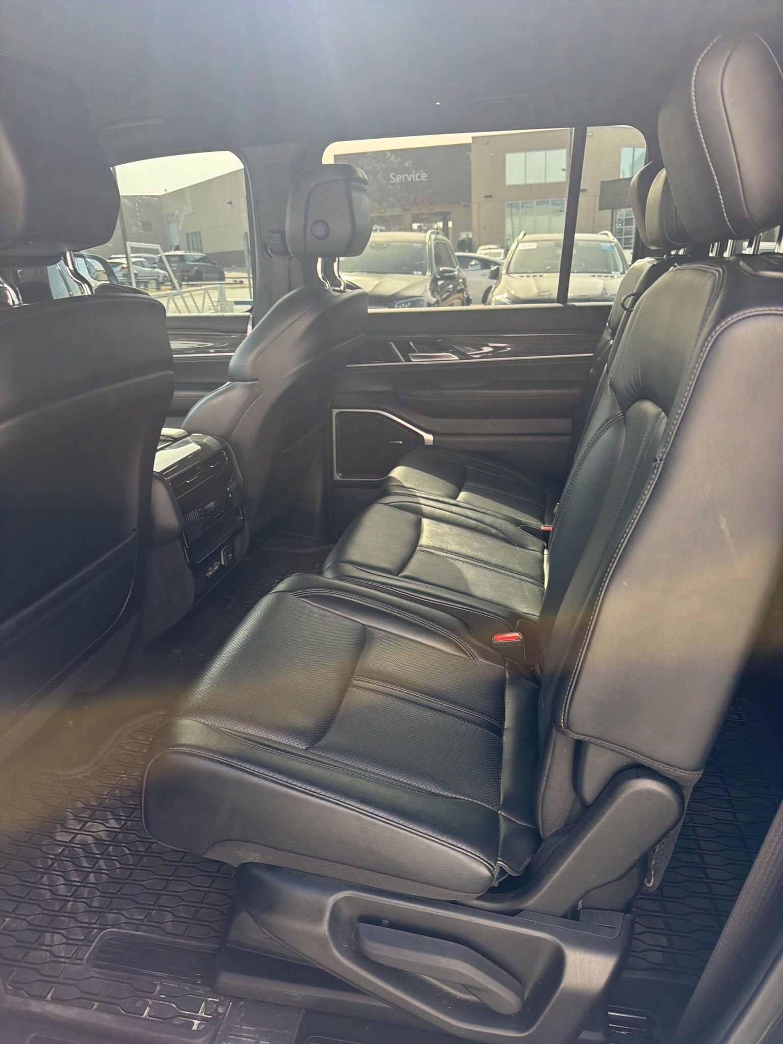 Used 2022 Jeep Wagoneer Series II image 9