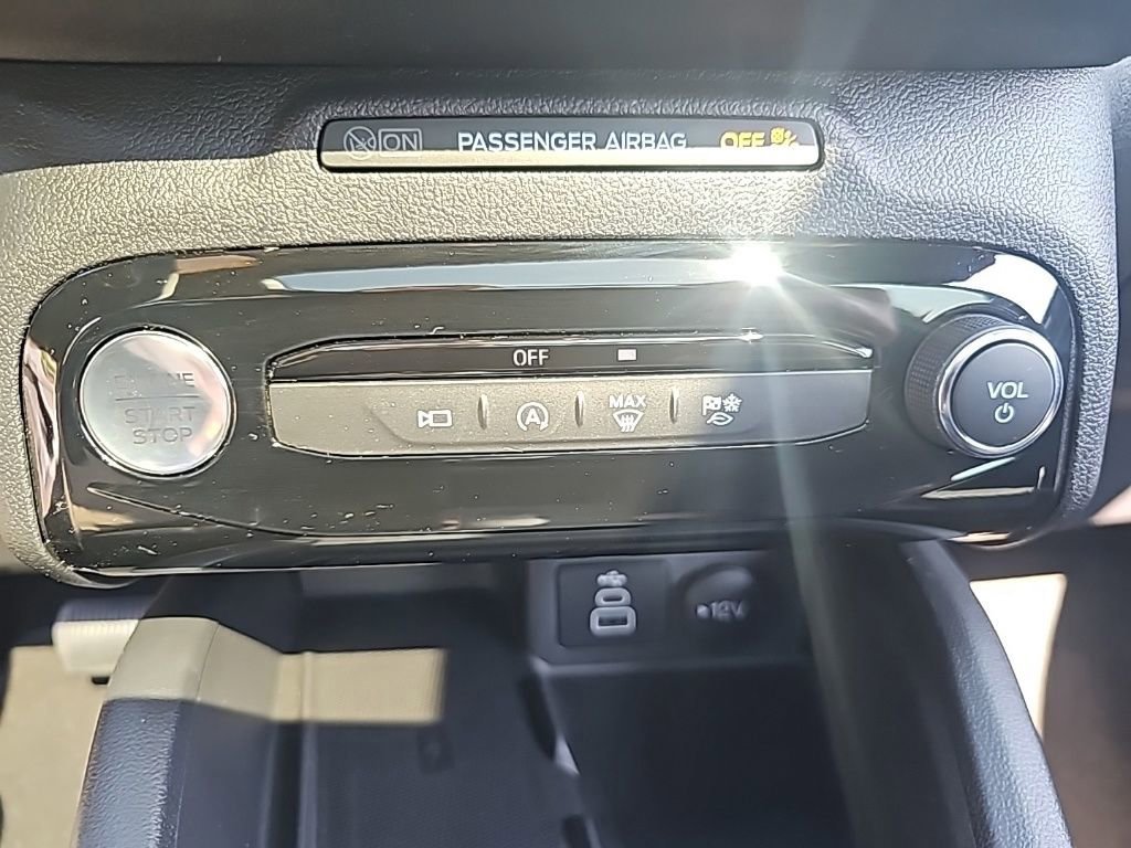 Certified 2025 Ford Escape ST-Line Select w/ Tech Pack #2 image 34