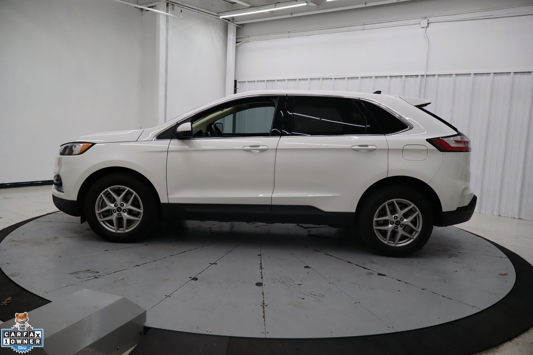 Certified 2024 Ford Edge SEL w/ Convenience Package image 9