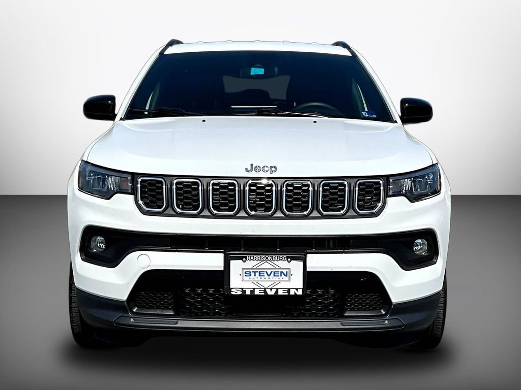 Used 2024 Jeep Compass Latitude AWD/4WD image 2