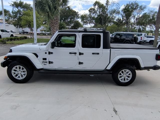 Used 2023 Jeep Gladiator Sport AWD/4WD image 10