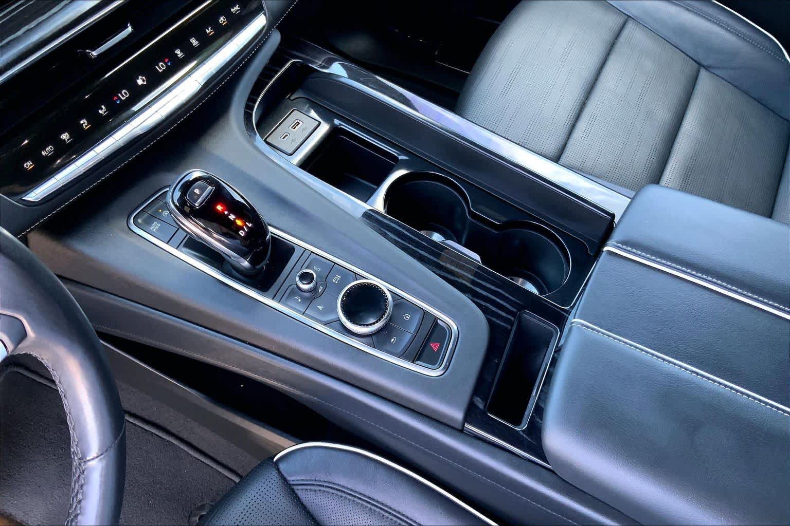 Used 2023 Cadillac Escalade Sport AWD/4WD image 15