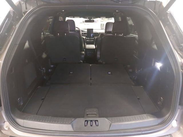 Certified 2021 Ford Explorer Platinum w/ Equipment Group 601A image 12