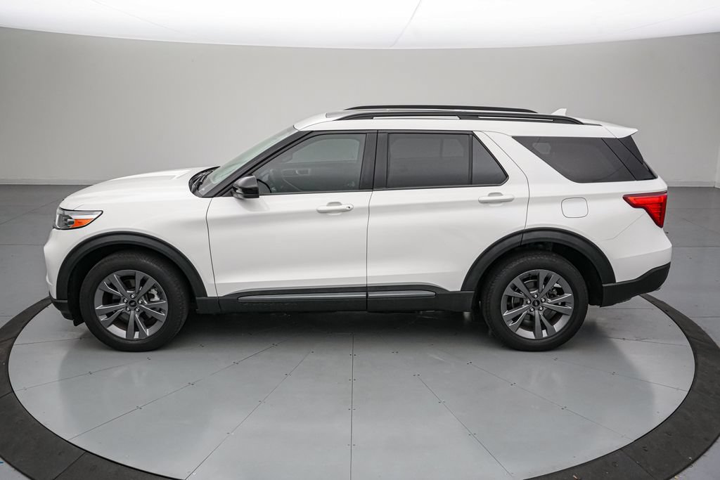 Certified 2023 Ford Explorer XLT w/ Equipment Group 202A AWD/4WD image 7