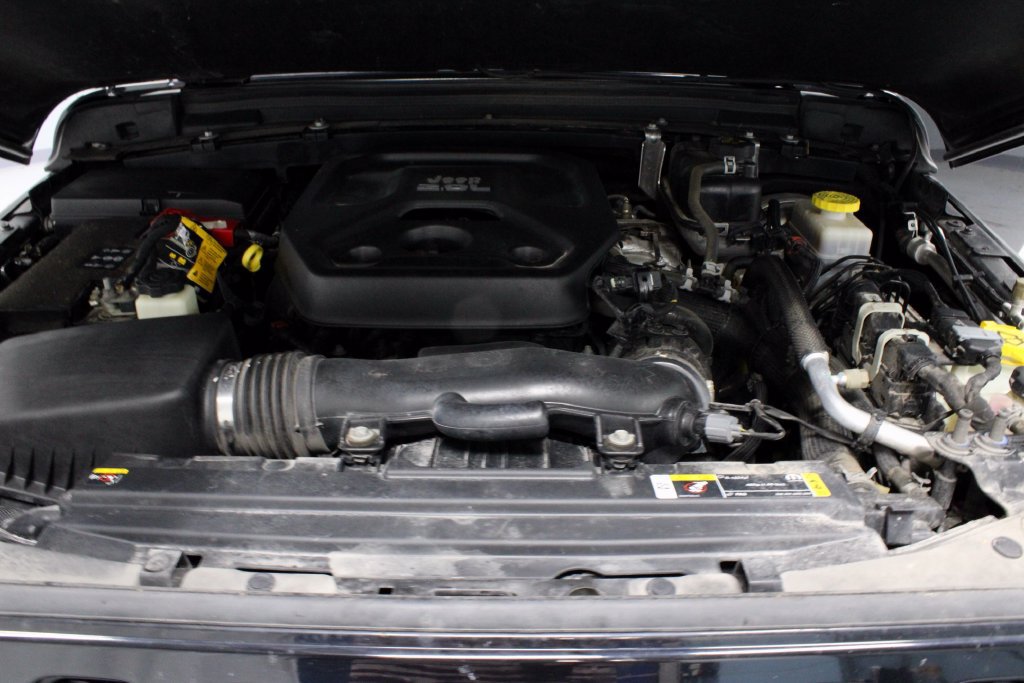 Used 2022 Jeep Wrangler Unlimited Sport AWD/4WD image 15