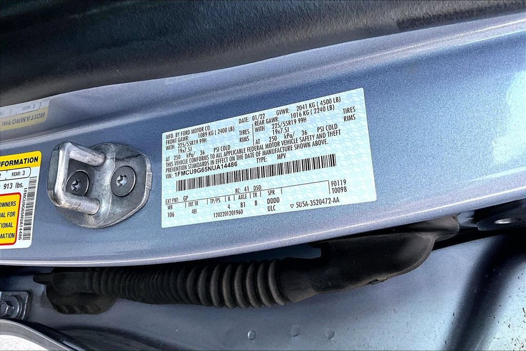 Certified 2022 Ford Escape SE w/ SE Sport Appearance Package AWD/4WD image 32
