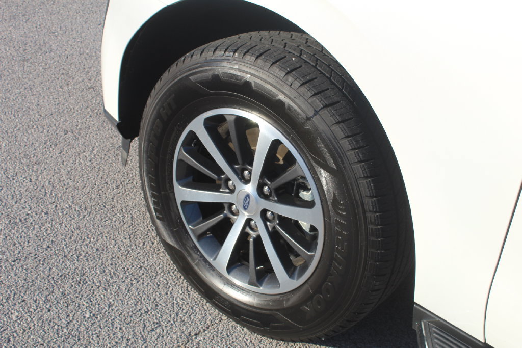 Certified 2021 Ford Expedition XLT RWD image 5