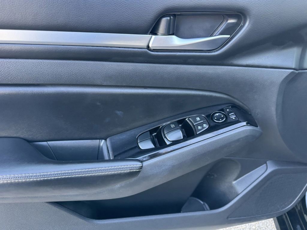 Used 2023 Nissan Altima 2.5 SV image 11