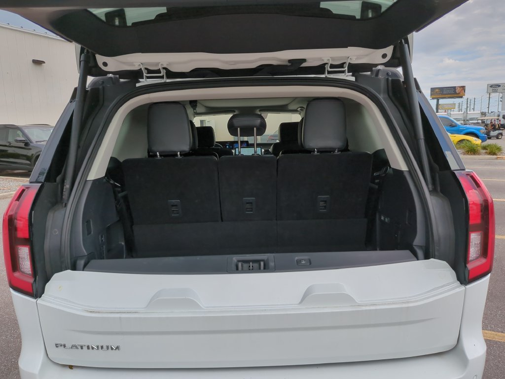 Certified 2025 Ford Expedition Platinum AWD/4WD image 13