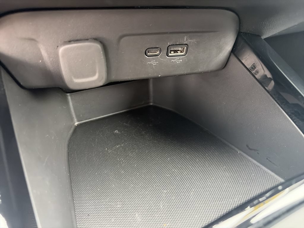 Used 2025 Chevrolet Trax LT FWD image 26