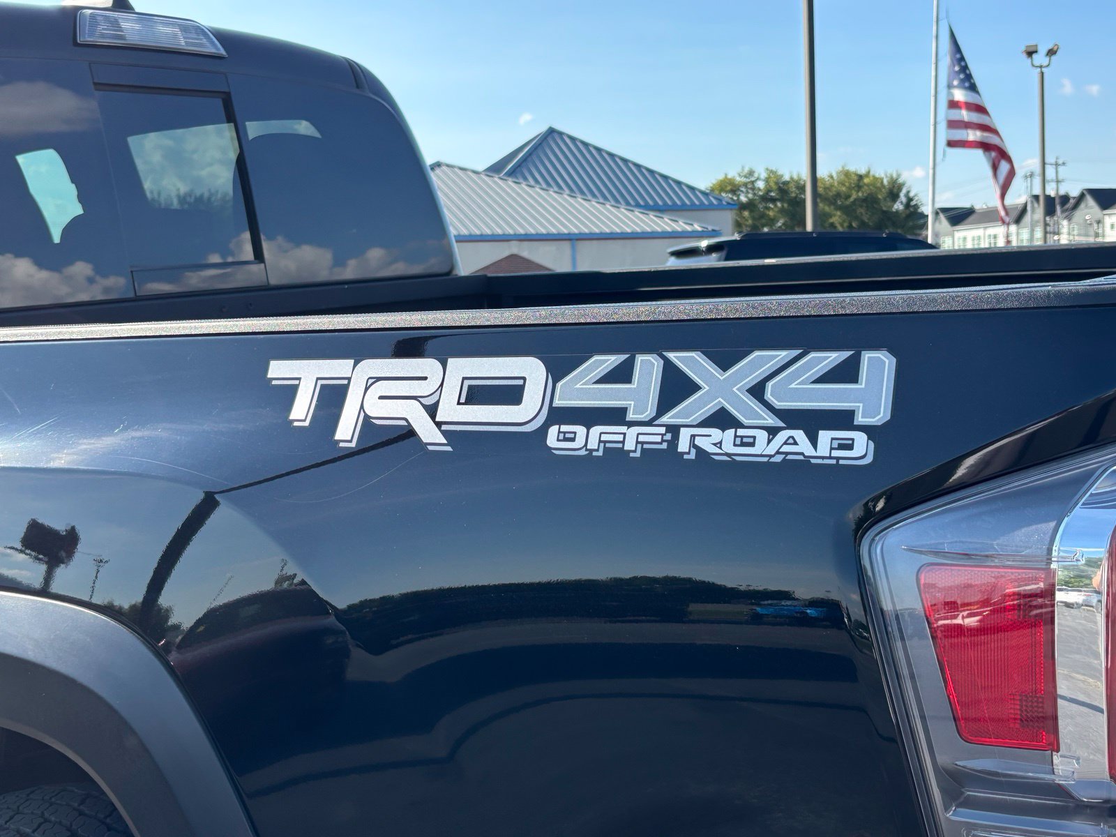Used 2023 Toyota Tacoma TRD Off-Road AWD/4WD image 12