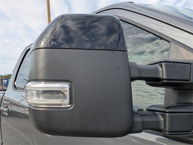 Certified 2022 Ford F350 Lariat w/ Black Appearance Package image 11