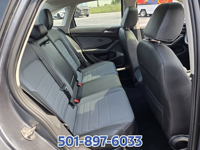 Used 2025 Volkswagen Jetta SE FWD image 14