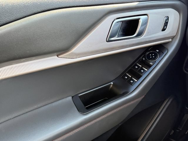 Certified 2025 Ford Explorer Active AWD/4WD image 35