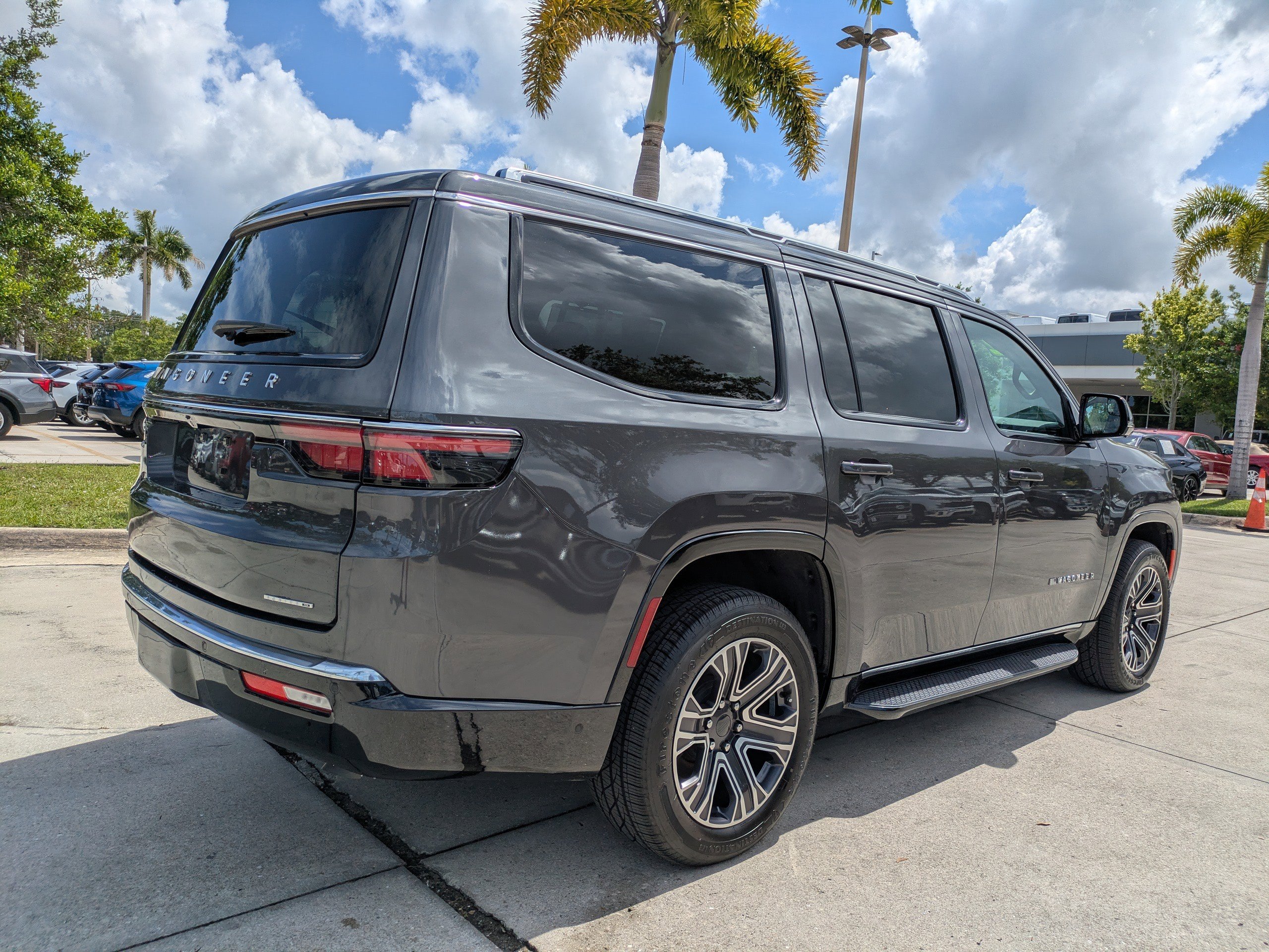 Used 2022 Jeep Wagoneer Series III w/ Convenience Group I AWD/4WD image 4