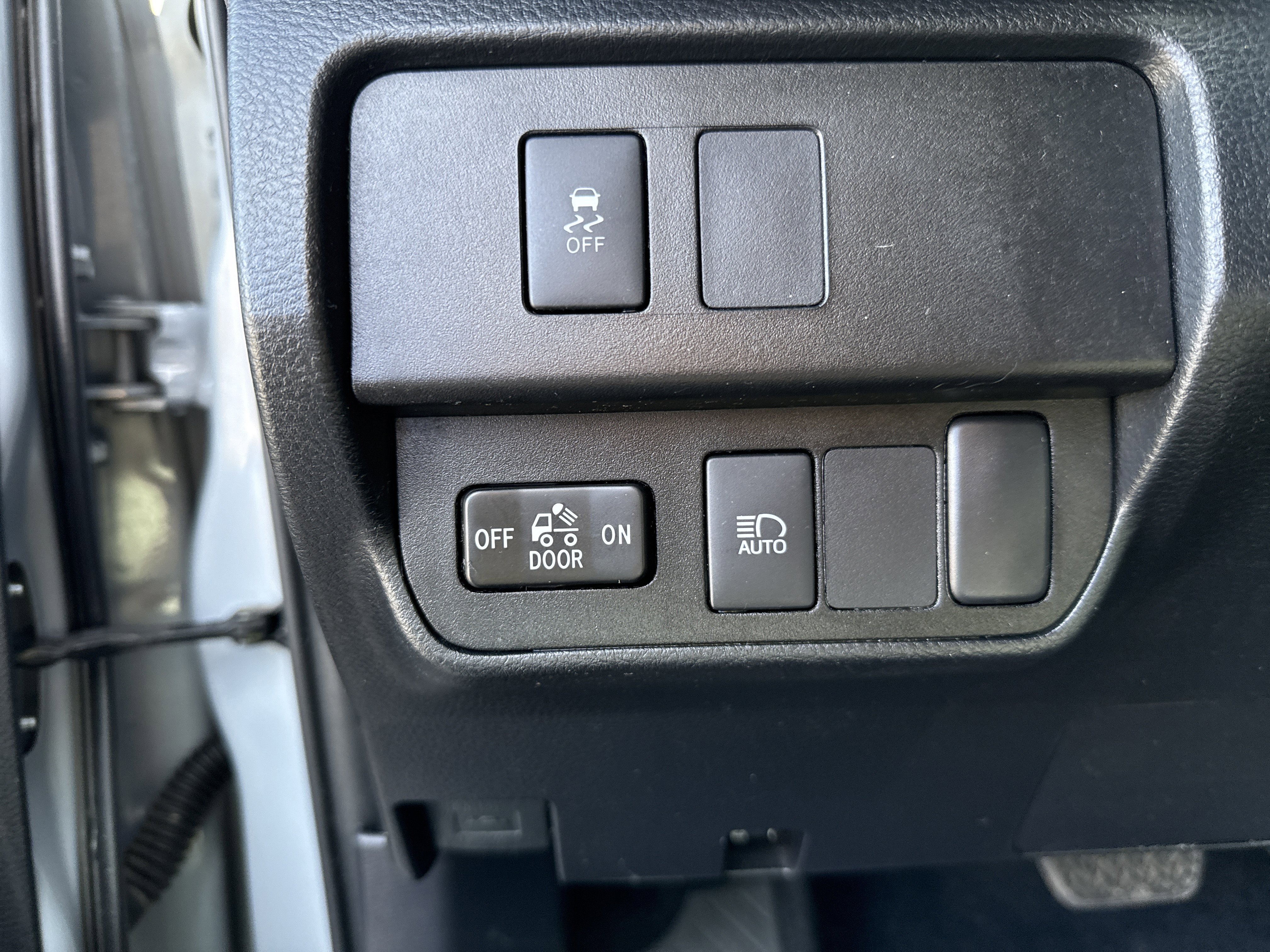 Used 2020 Toyota Tacoma SR5 image 25