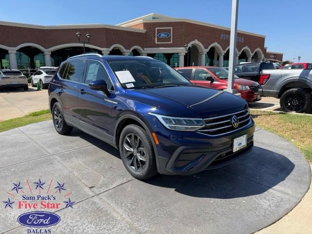 Used 2023 Volkswagen Tiguan SE w/ Panoramic Sunroof Package FWD image 1