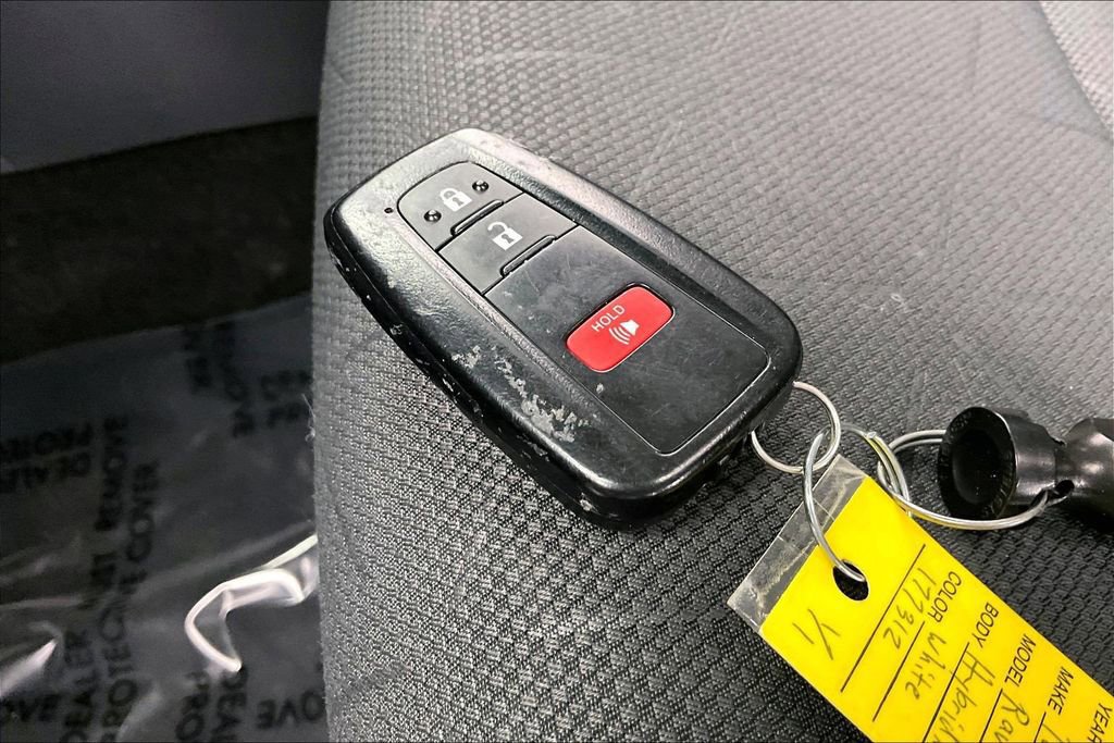 Used 2025 Toyota RAV4 XLE image 13