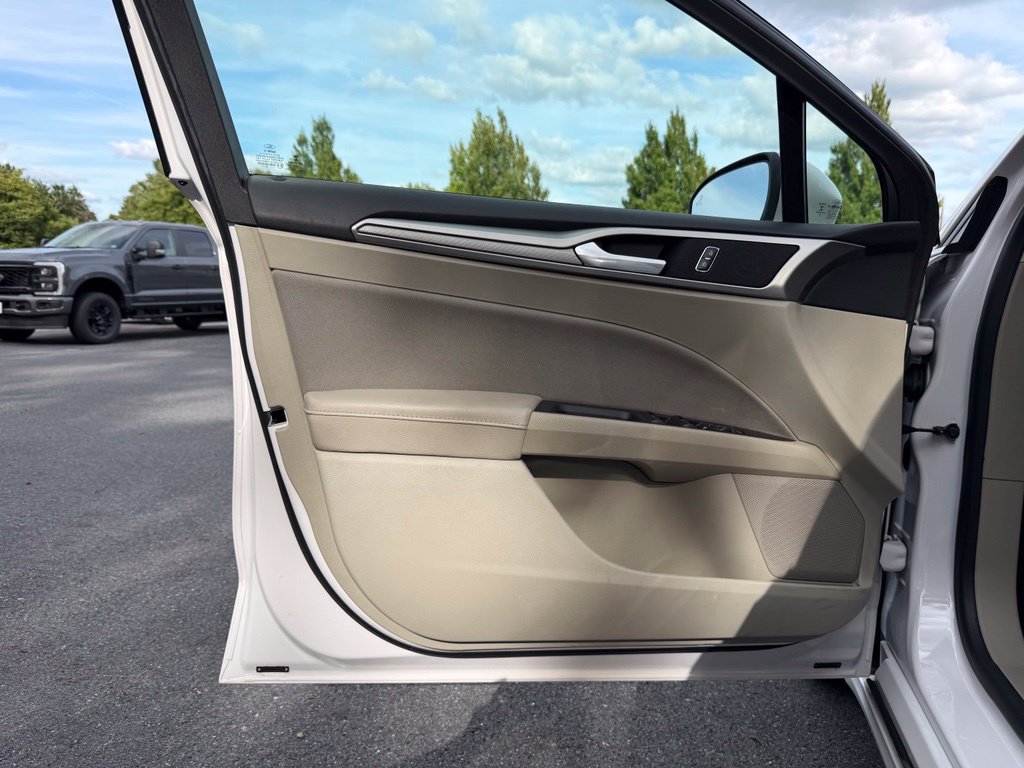 Certified 2019 Ford Fusion SE FWD image 13