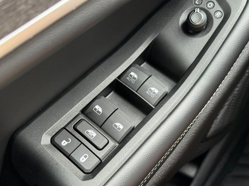 Used 2024 Jeep Grand Cherokee L Limited w/ Luxury Tech Group II image 22